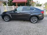 BMW X6 xDrive30d - - graue BMW X6