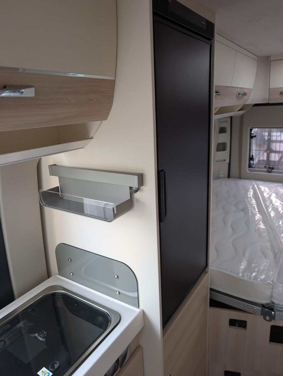 Fahrzeugabbildung Eura Mobil Van V 595 HB Markise, Automatik, Fahrassistenzp.