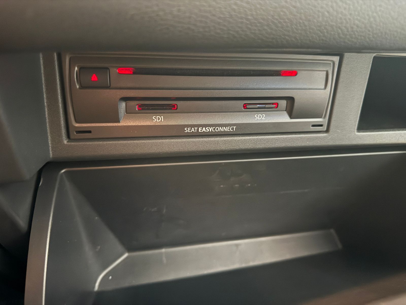 Fahrzeugabbildung SEAT ARONA SPORTPAKET FR-LINE DSG ACC LED BEATS KESSY