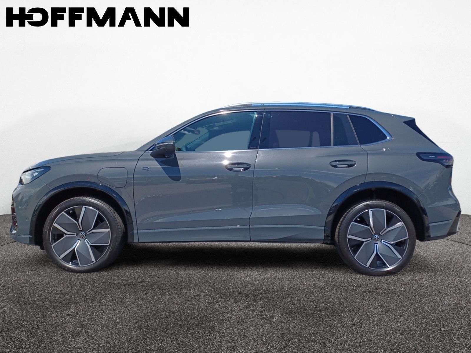 Fahrzeugabbildung Volkswagen Tiguan 1.5 eHybrid DSG R-Line AHZV, Matrix LED