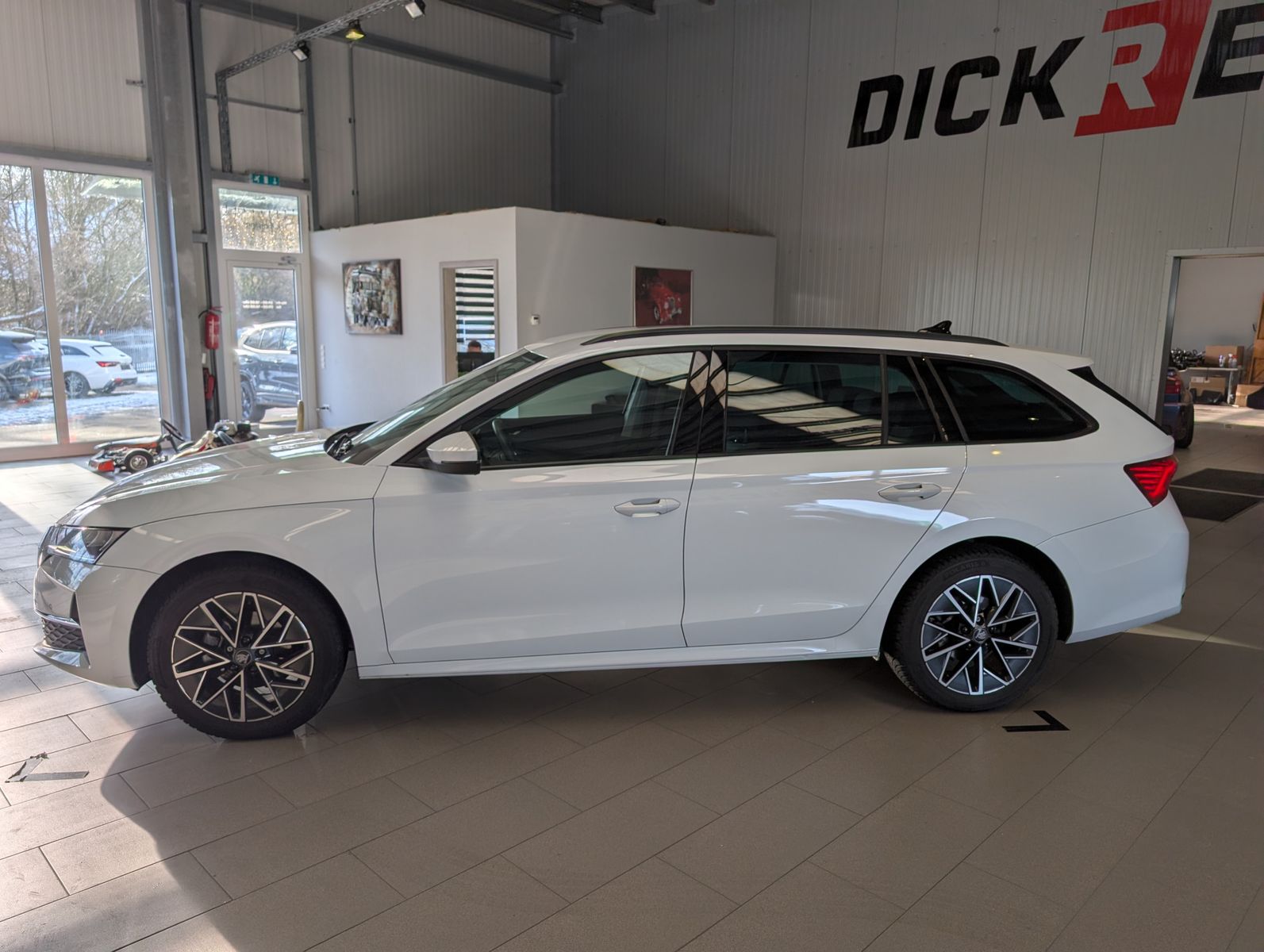 Fahrzeugabbildung SKODA Octavia 1.5 TSI mHEV DSG ACC Style-Paket AHK 17"