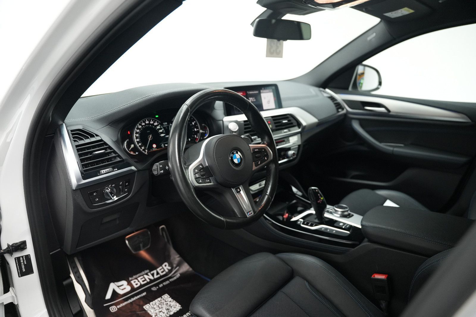 Fahrzeugabbildung BMW X4 M40 /HUD/LED/AHK/Leder/HUD/Ambiente/360°Cam/