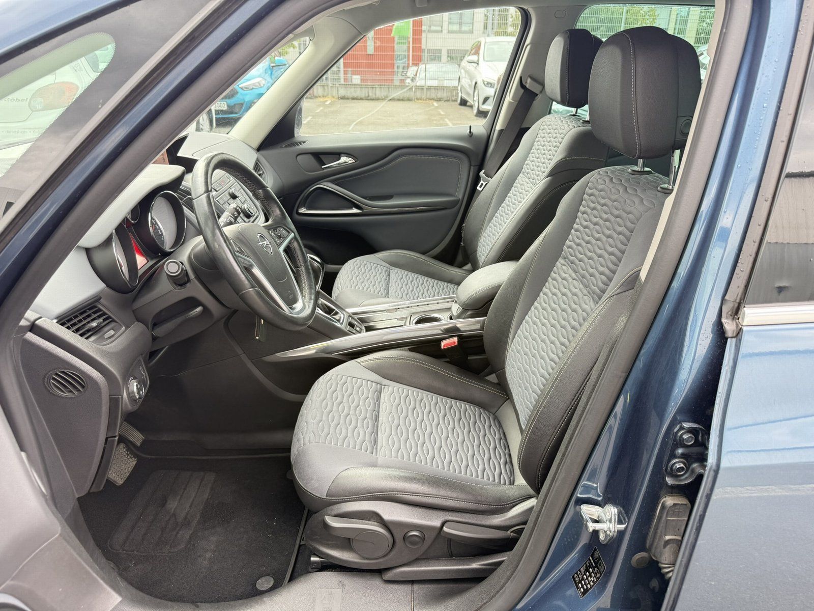Fahrzeugabbildung Opel Zafira Tourer 1.6 SIDI Turbo Innovation