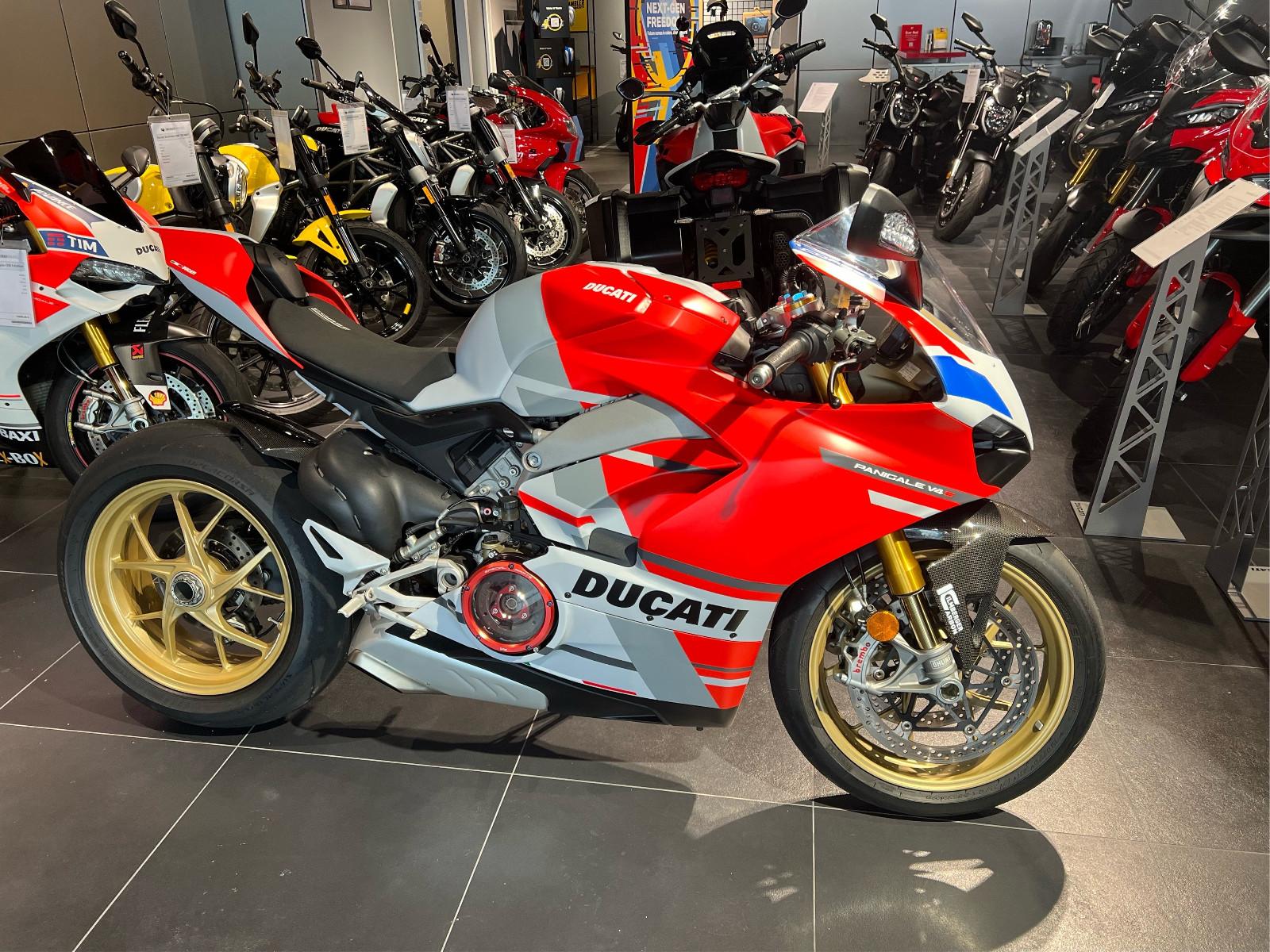 Ducati Panigale V4S Corse 1Y Approved 