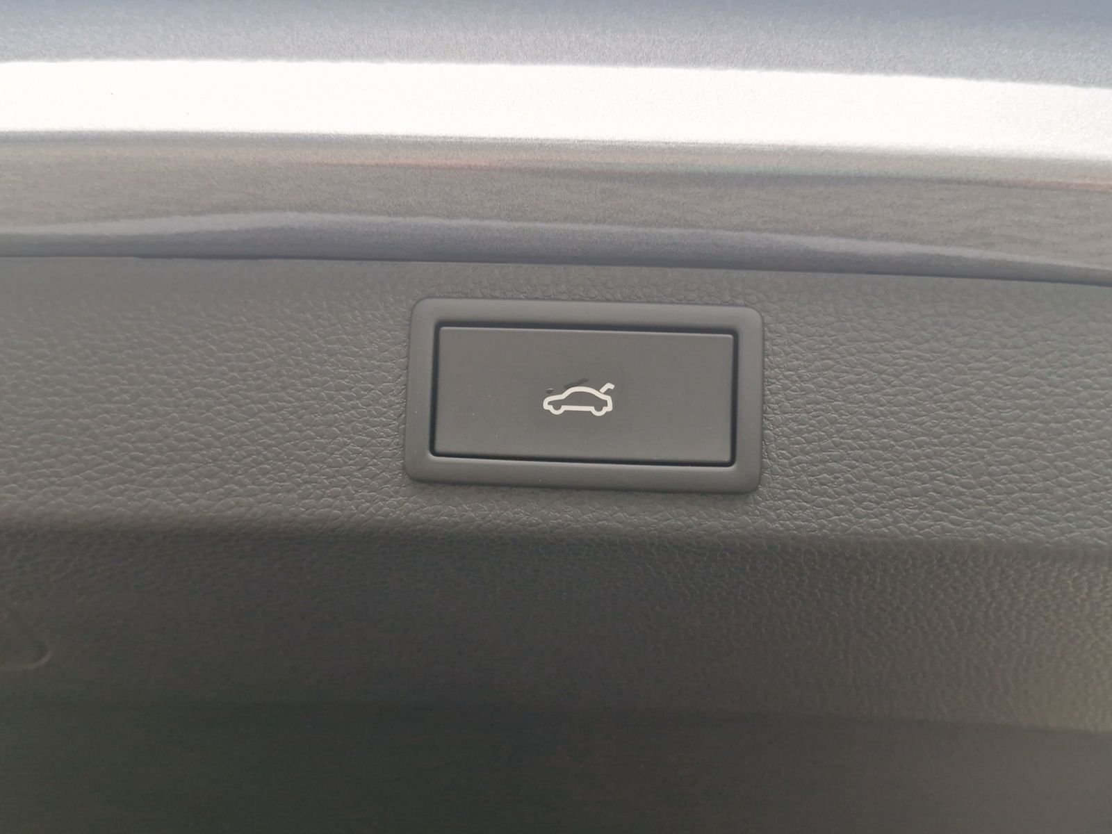 Fahrzeugabbildung SKODA Karoq Balance 1.5 TSI DSG AHZ RFK ACC
