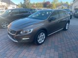 Volvo V60 D3 Cross Country Momentum NAVI, Leder, Shz - Volvo V60: Limousine