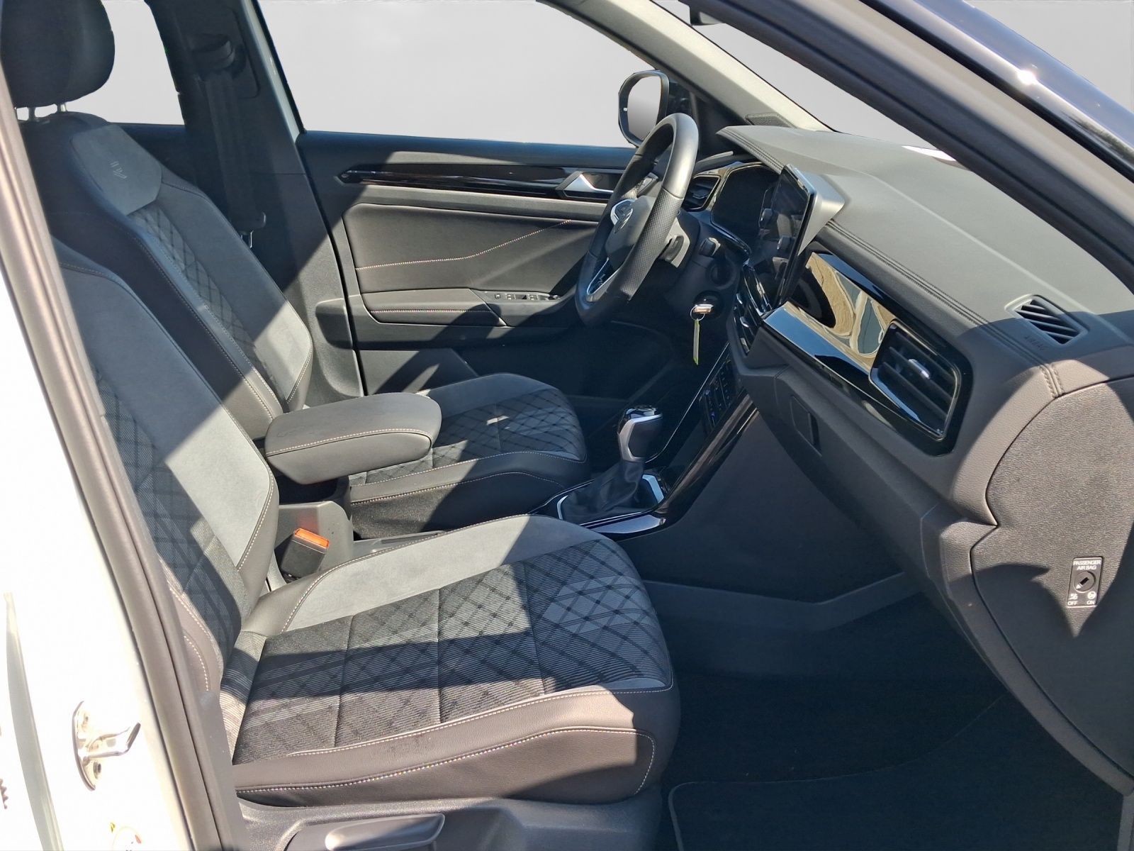 Volkswagen T-Roc 1.5 TSI DSG R-LINE BLACK-STYLE IQ.DRIVE KA foto 4