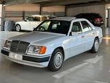 Mercedes-Benz Mercedes 230 E W124 Automatik Oldtimer TÜV... - gebrauchte Mercedes-Benz E 230 aus dem Jahr 1990