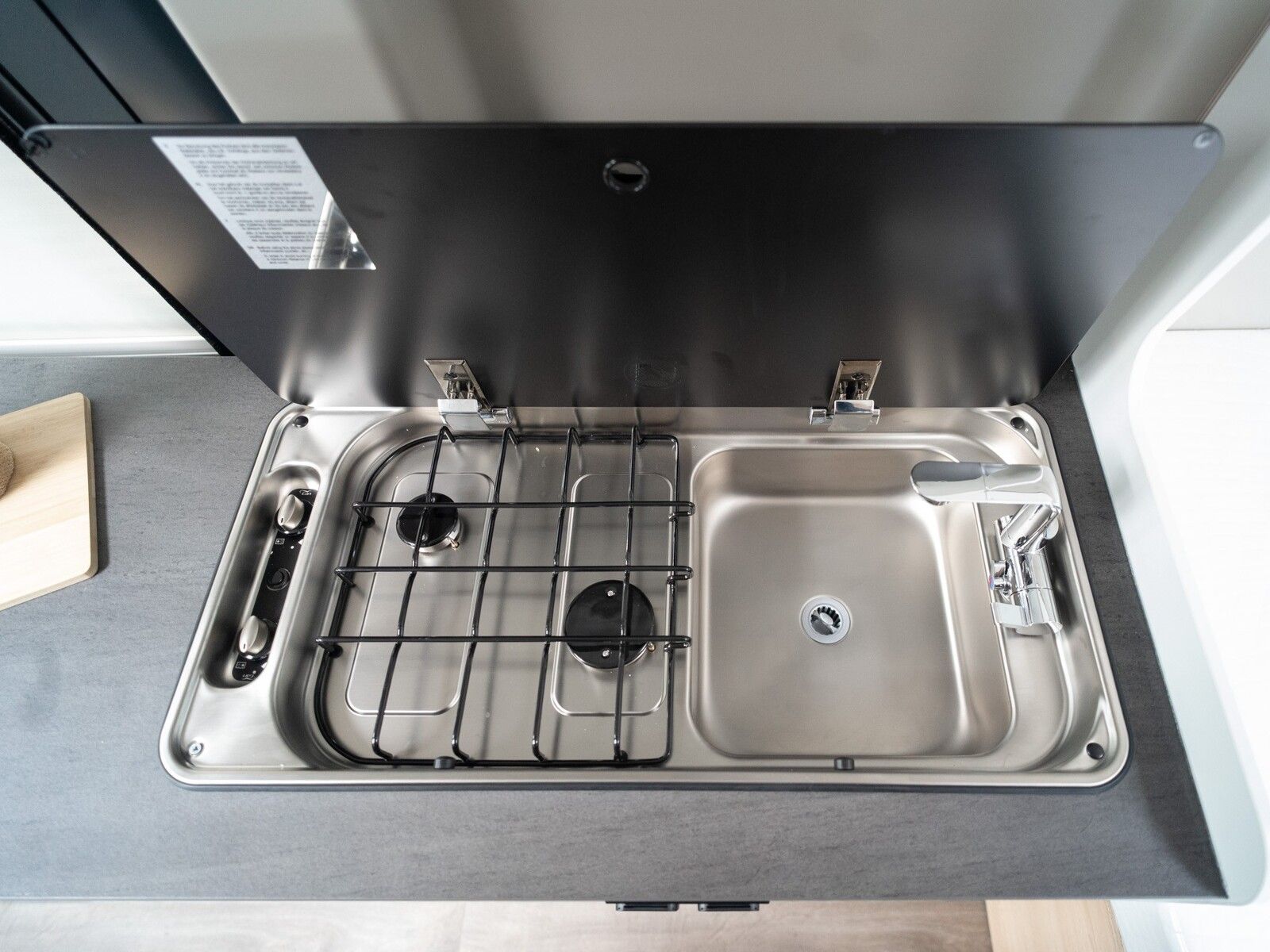 Fahrzeugabbildung Sunlight Cliff 600 Modelljahr 2026 mit Markise!