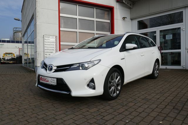 Toyota Auris Touring Sports Hybrid 1,8l Life+ 3J Garant