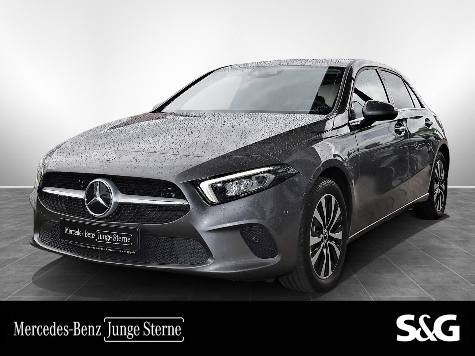 MERCEDES-BENZ A 250 e Style AHK+TOTWINKEL+MEMORY+CARPLAY+17"