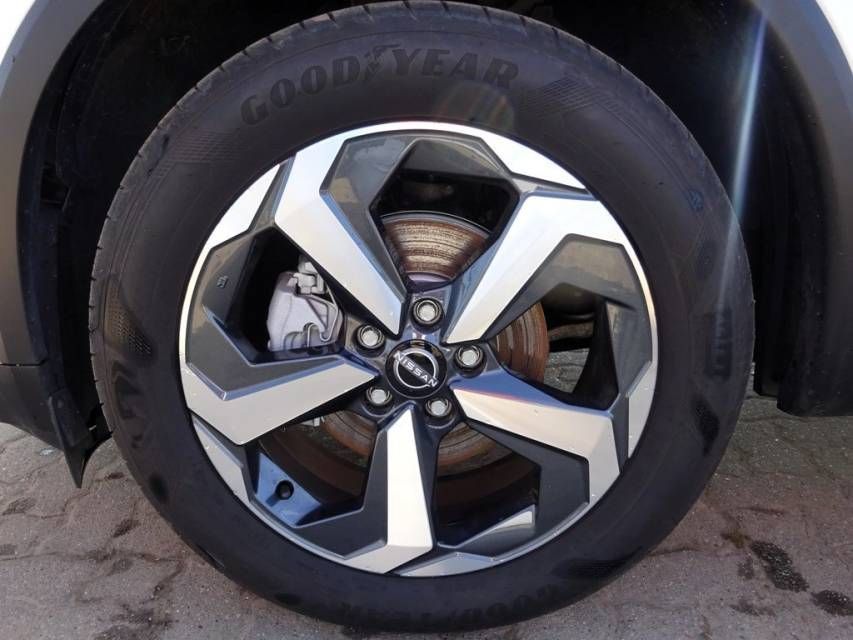 Fahrzeugabbildung Nissan Qashqai 1,3 DIG-T X-tronic N-Connecta