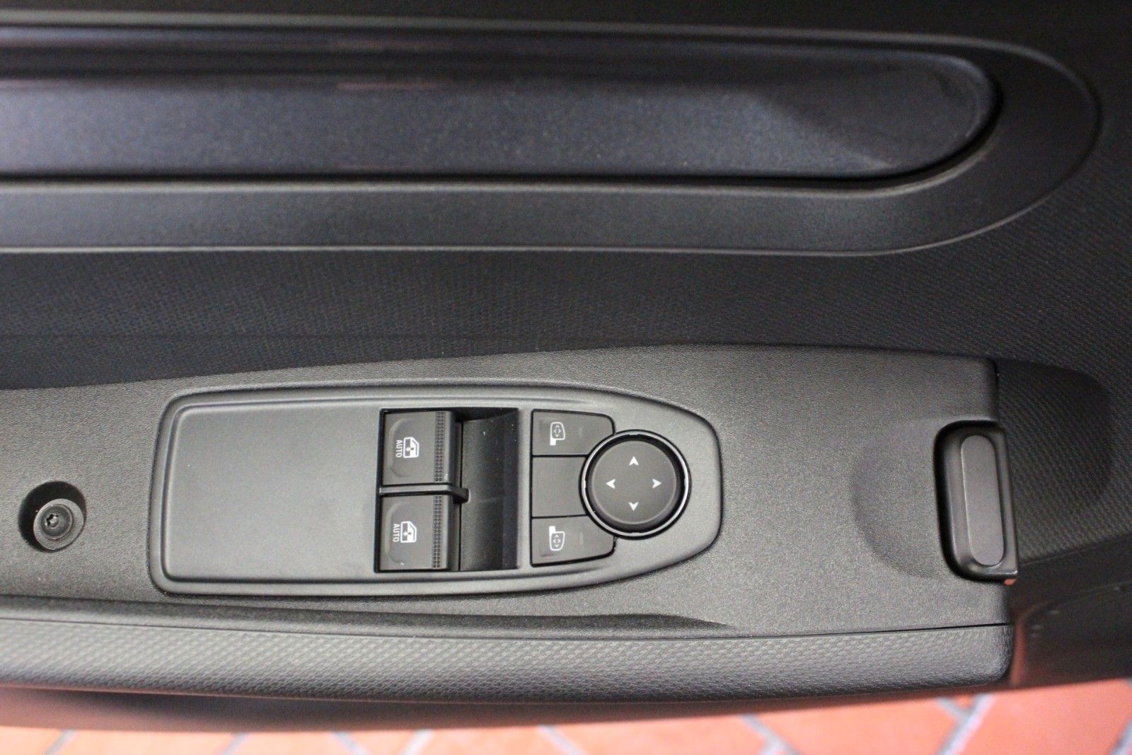 Fahrzeugabbildung Renault Twingo E-Tech Evolution 80 Urban Range