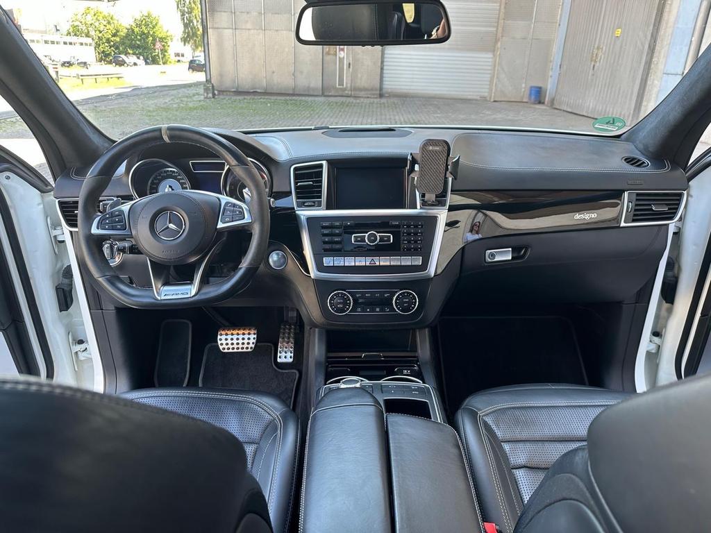 Mercedes-Benz ML 63 AMG