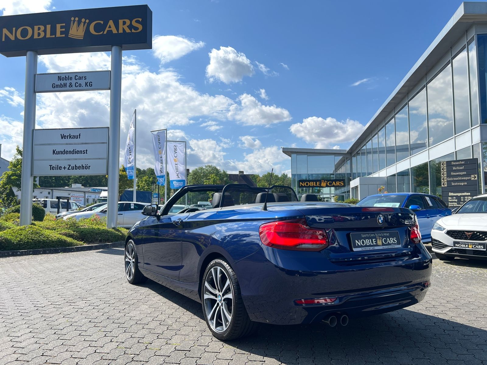 Fahrzeugabbildung BMW 230i Cabrio Sport Line H/K LEDER LED NAV RFK 18"
