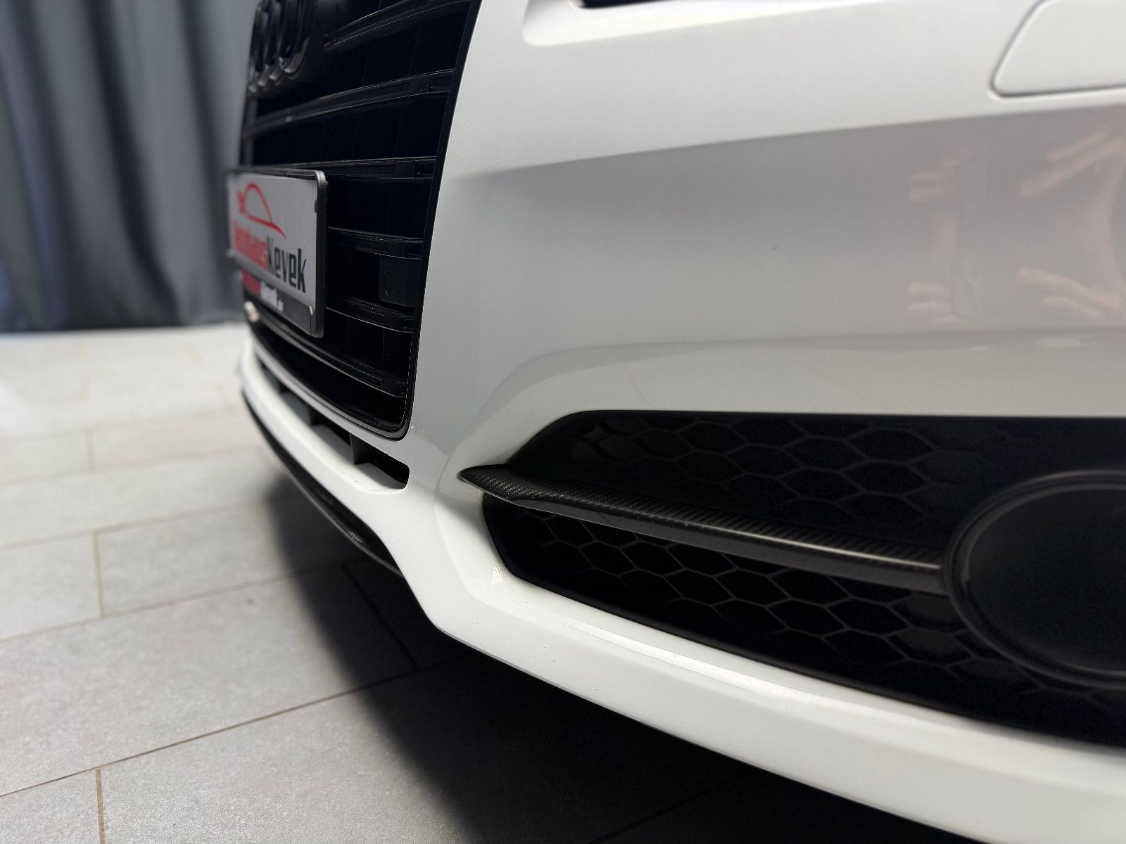Fahrzeugabbildung Audi S8 4.0 TFSI quattro plus |KERAMIK|CARBON|MASSAGE