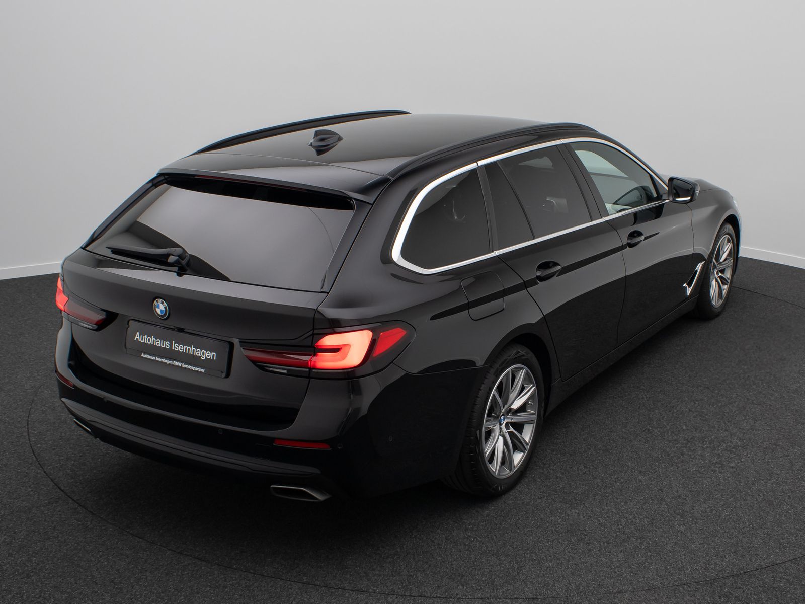 Fahrzeugabbildung BMW 530d HUD 360&deg; Laser DAB H/K AHK Sport 18Zoll