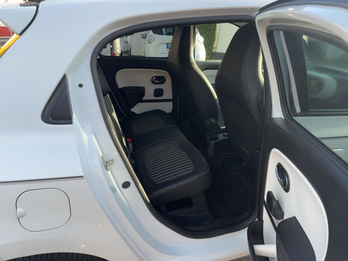 Fahrzeugabbildung Renault Twingo Electric Techno Kamera Klimaaut Navi