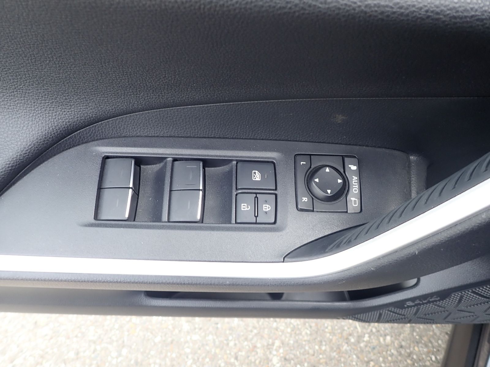 Fahrzeugabbildung Toyota RAV 4 Plug-in Hybrid 4x4
