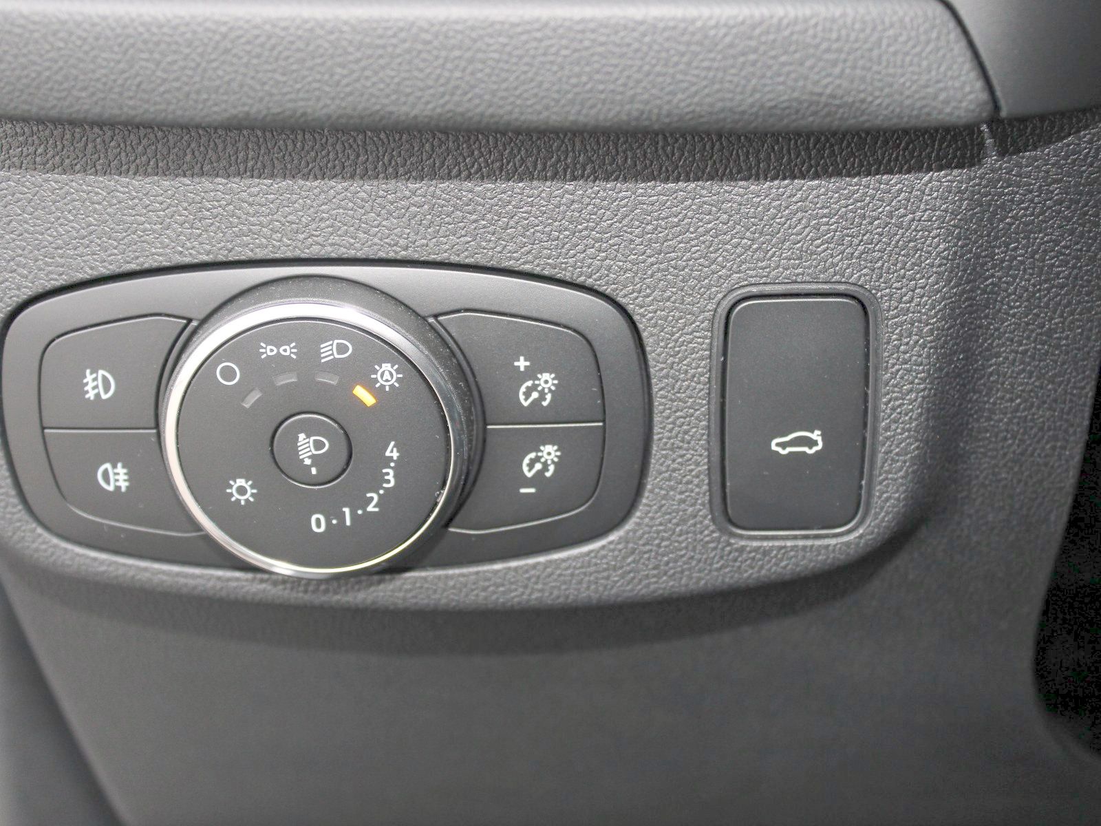 Fahrzeugabbildung Ford Focus Titanium 1,5 EcoBlue Start/Stopp
