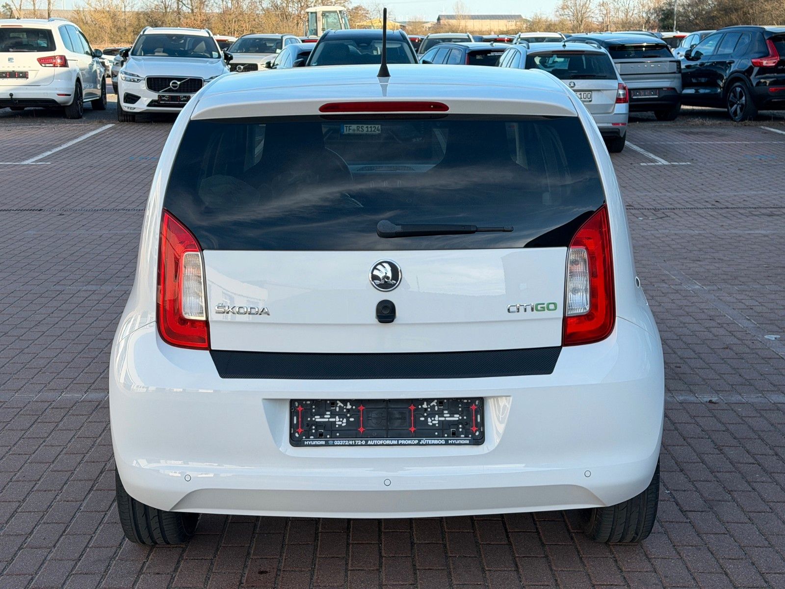 Fahrzeugabbildung SKODA Citigo 1.0 Elegance *Panorama*Sitzhzg*8fach*PDC*