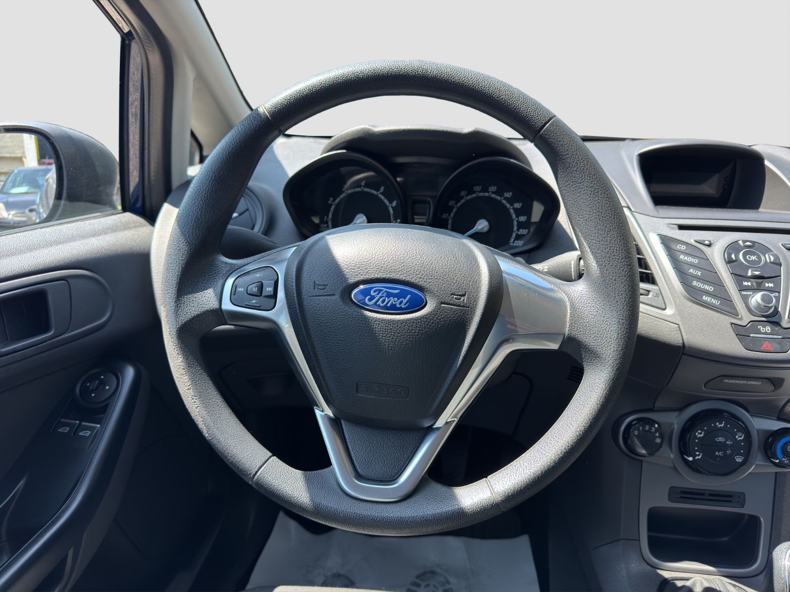 Fahrzeugabbildung Ford Fiesta Ambiente/Klimaanlage/TÜV/HU/Radio/USB