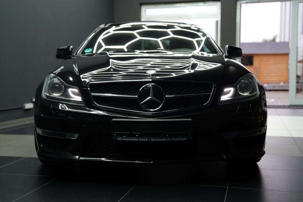MERCEDES-BENZ C 63 AMG Coupe*H&K*PANO*LEDER*LED*MEMORY*DISTRON MERCEDES-BENZ C 63 AMG Coupe*H&K*PANO*LEDER*LED*MEMORY*DISTRON