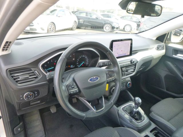 Fahrzeugabbildung Ford Focus Turnier >NAV/LED/KAM/PDC/SHZ<