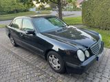 Mercedes-Benz Mercedes E 220 CDI - Mercedes-Benz E 220 aus 2001