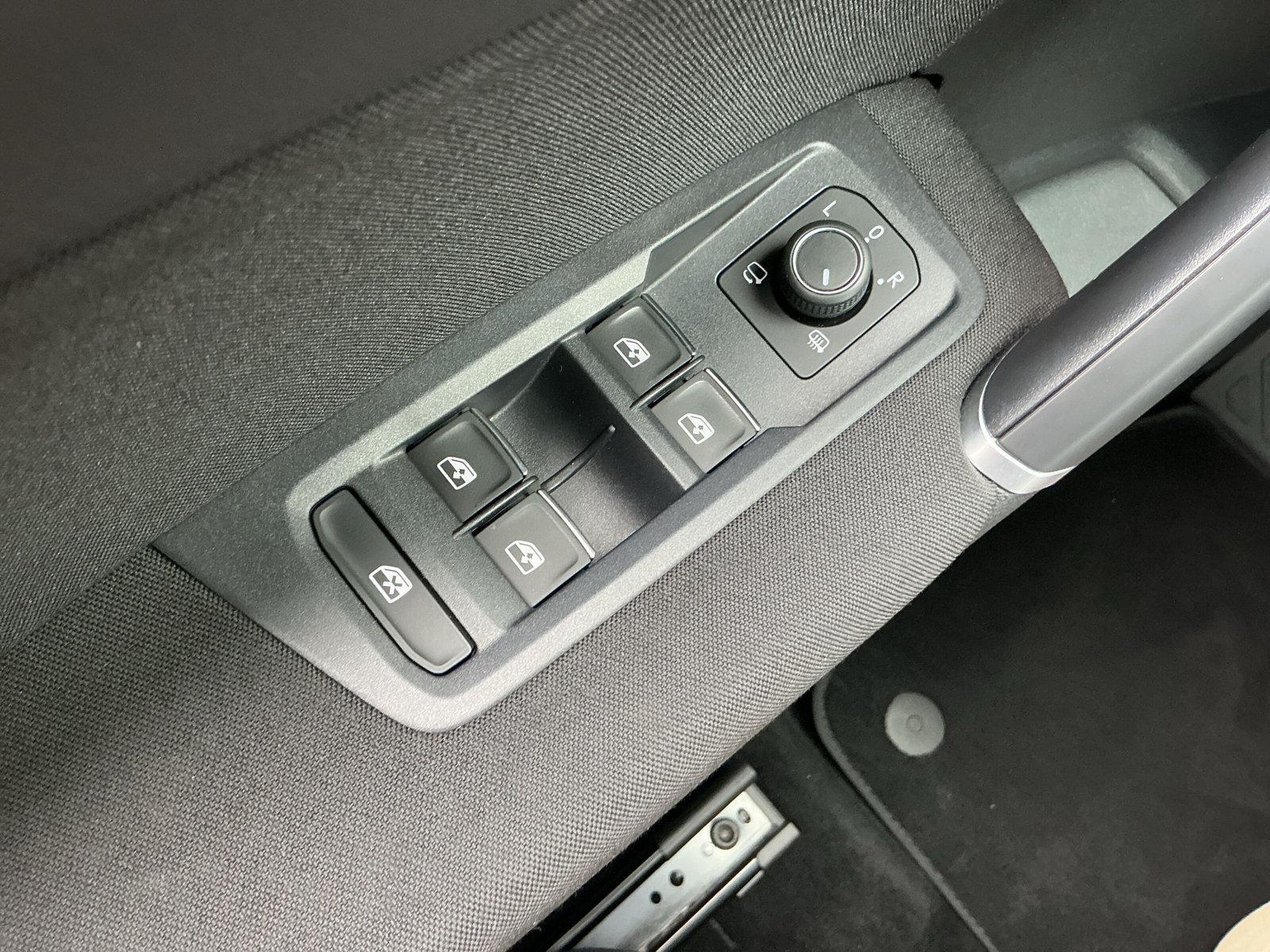 Volkswagen Touran 1.5 TSI DSG Highline LED PANO Apple&Andro, миниатюра 21