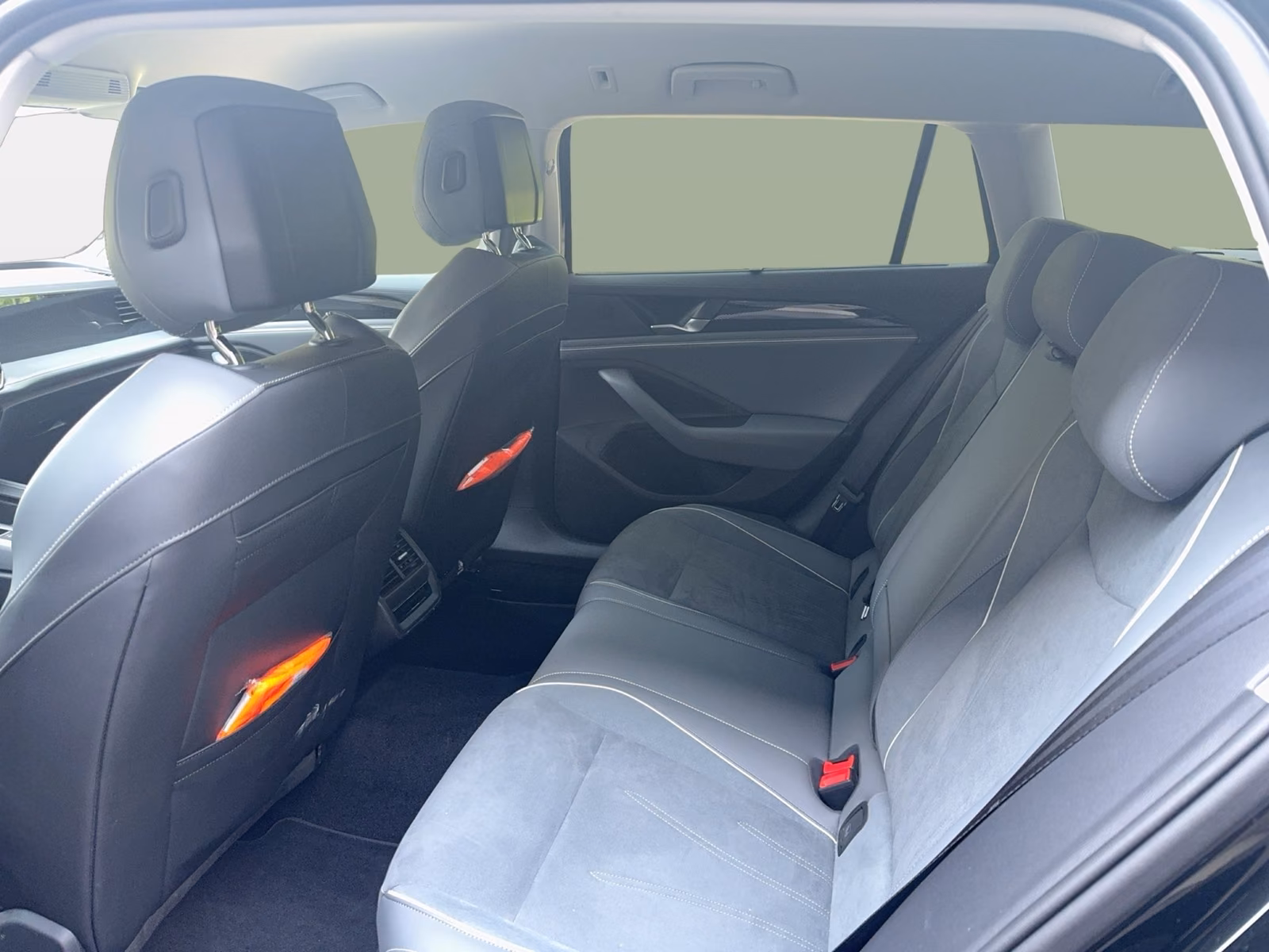 Volkswagen Passat 1.5 eTSI DSG Business CarPlay AHK, миниатюра 11