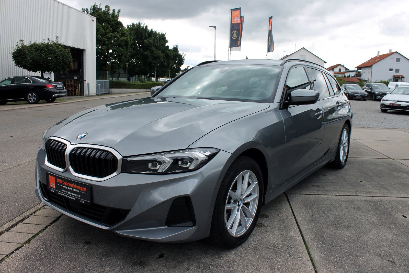 Fahrzeugabbildung BMW 318d Touring Steptr. LED ACC KAM AHK NAV CarPlay