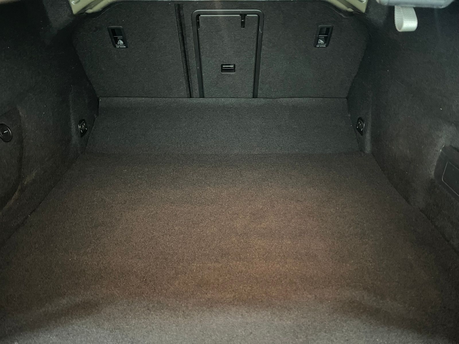 Fahrzeugabbildung Volkswagen Passat Lim. Highline 4Motion R-LINE/ACC/AHK/STHZ