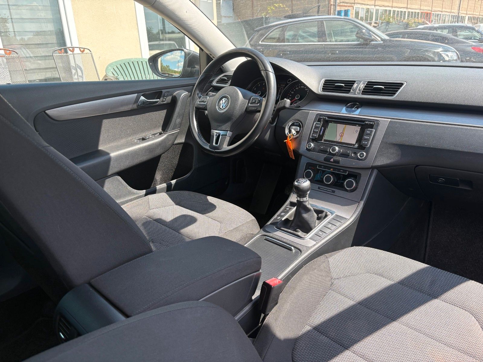 Fahrzeugabbildung Volkswagen Passat Variant 1.4 TSI Comfortline Navi PDC 2.HD