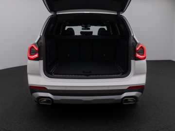 Fahrzeugabbildung BMW X3 xD20d Panoram Kamera DAB HiFi Komfort ACC 19"