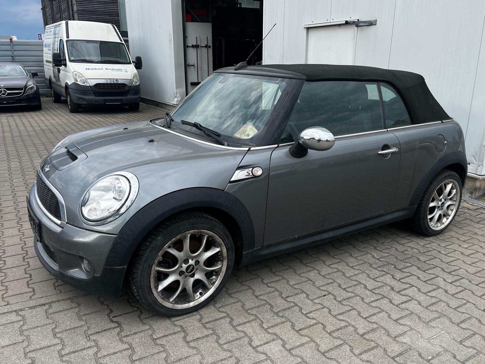 MINI COOPER S Cabrio, Cooper Works Paket