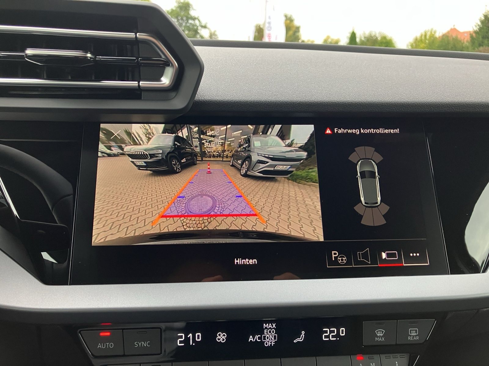 Fahrzeugabbildung Audi A3 Sportback TFSI advanced LED ACC NAVI RFK