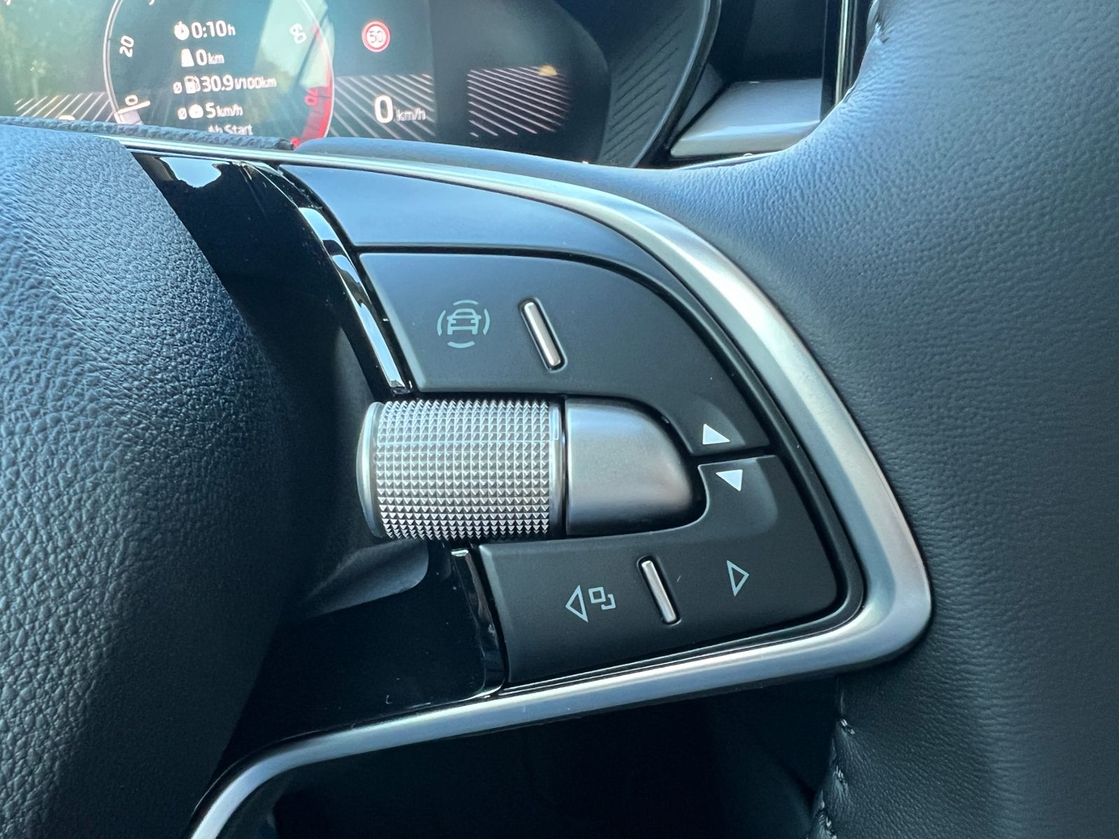 Fahrzeugabbildung SKODA Fabia Selection 1.0 TSI DSG *LED, SmartLink, Kam