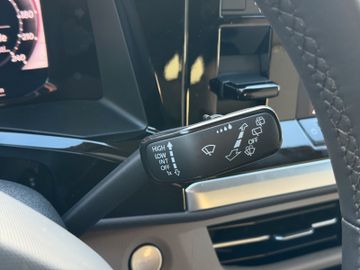 Volkswagen T7 Multivan 2.0 TDI Goal DSG Navi Kamera SHZ