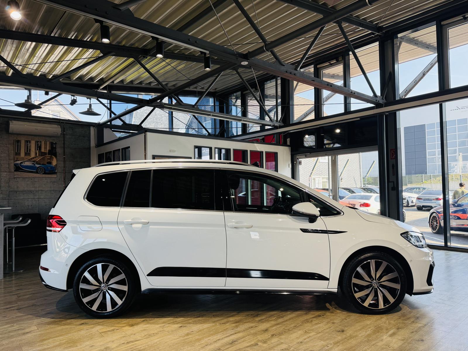 Volkswagen Touran R-Line DSG*PANO*ACC*LED*MASSAGE*
