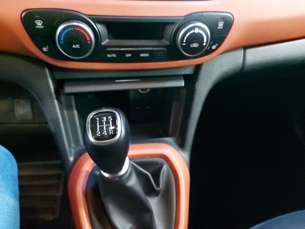 Fahrzeugabbildung Hyundai I10 1.2 YES! Gold PDC Klimaautomatic Sitzheizung