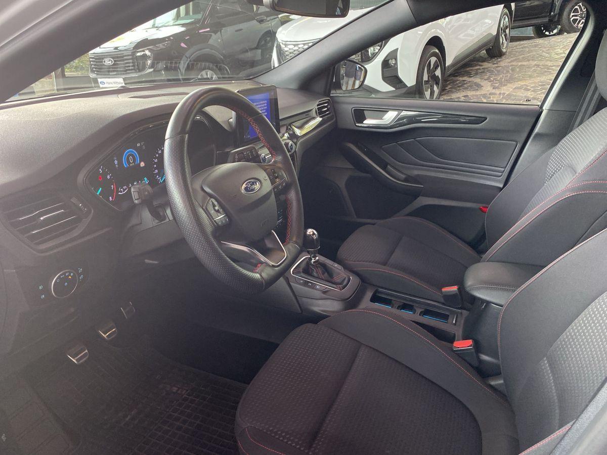 Ford Focus St-Line / Winterpaket/LED/Navi/PDC/CarPlay