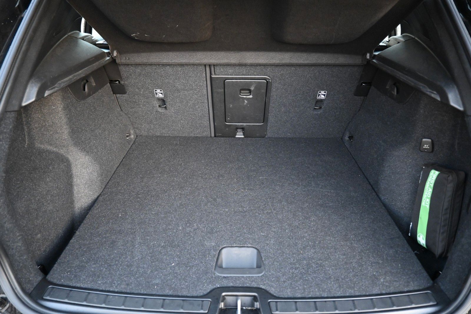 Fahrzeugabbildung Volvo XC40 T3 Benzin Momentum*RFK*FSHZG*