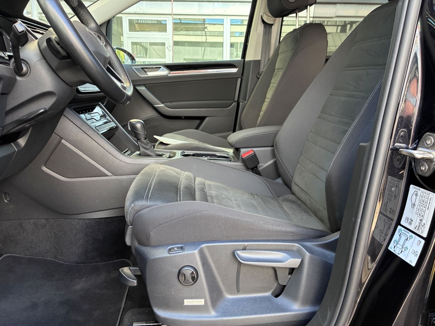 Volkswagen Touran HIGHLINE TSI DSG 7-SITZER KINDERSITZE LED foto 2