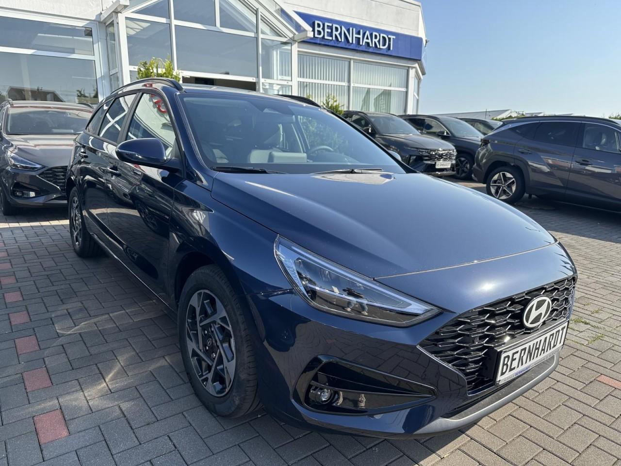 Hyundai i30 CW 1.5 DPi Family Klima Navi Rückfahrkamera