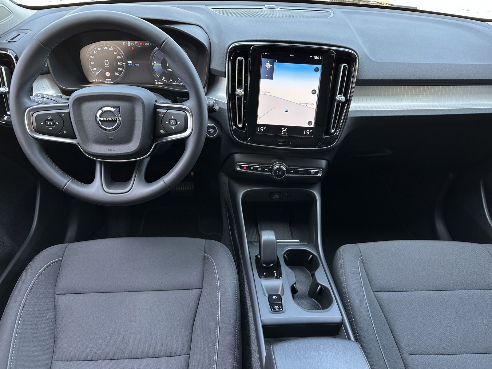 Fahrzeugabbildung Volvo XC40 T4 Recharge DKG Inscription NAV+LED+PANO+VC
