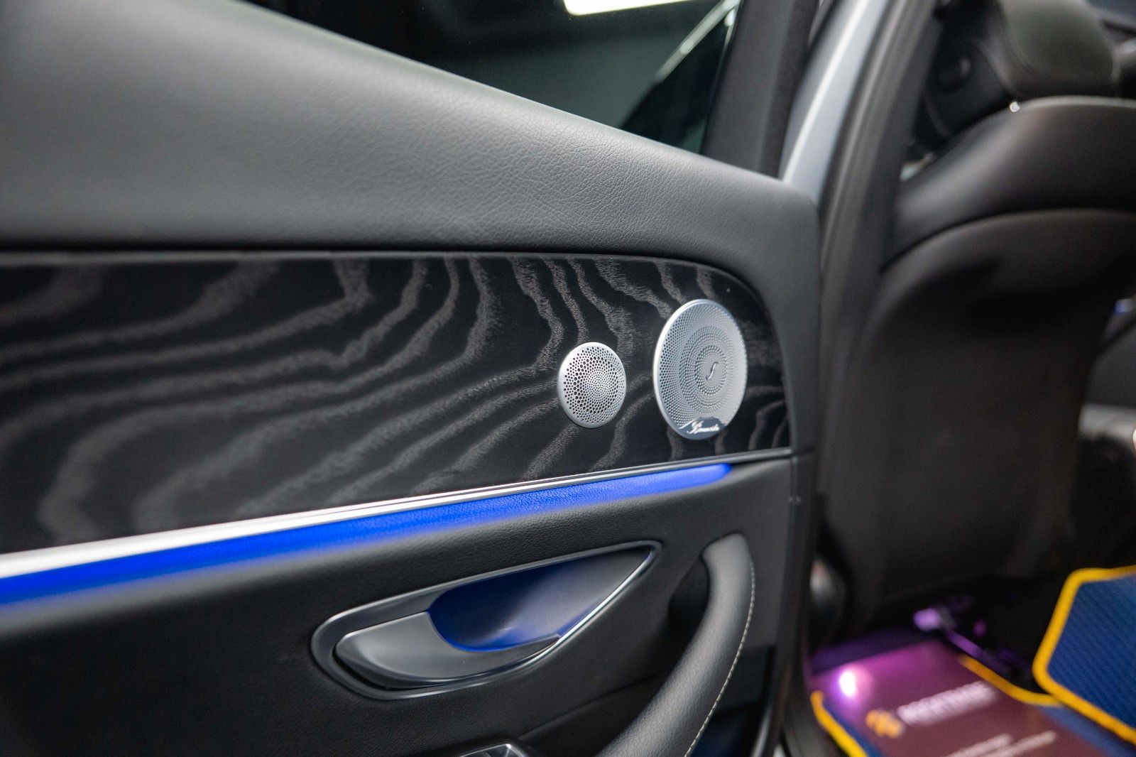 Fahrzeugabbildung Mercedes-Benz E 300de AMG Night-Paket Designo *Pano*ACC*LED*