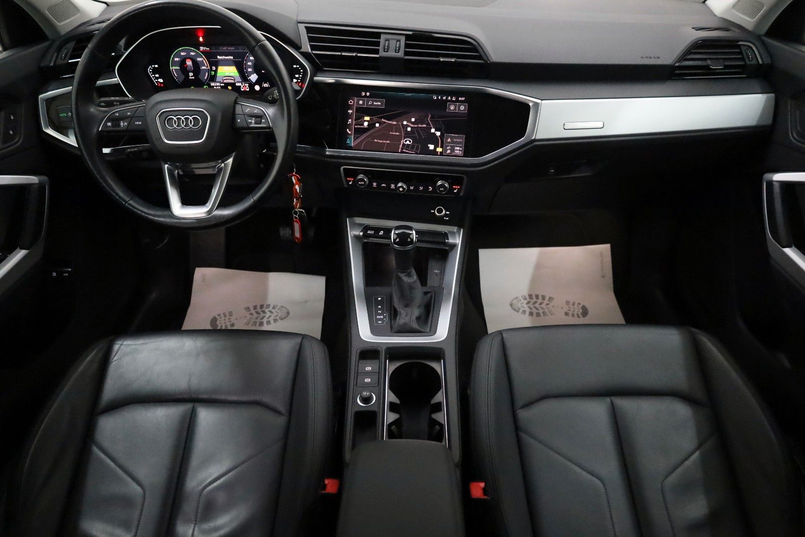 Fahrzeugabbildung Audi Q3 Sportback 45 TFSI e,Leder,Navi,LED,SH,Kamera
