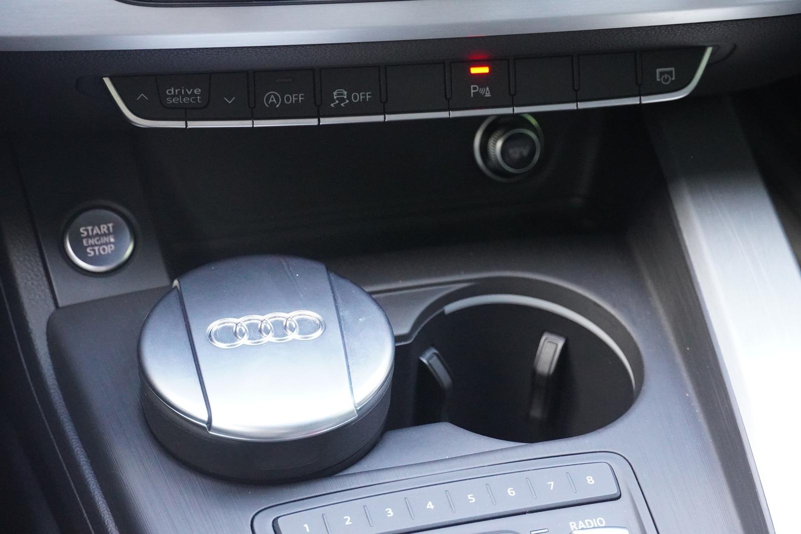 Audi A4 2.0 TFSI S-tronic S-Line LED ACC Navi Kamera