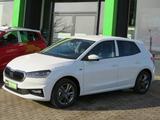 Skoda Fabia Drive 1.5TSI 110kW Navi ACC beh. LR - Skoda Fabia mit Benzin-Antrieb: Limousine, Automatik
